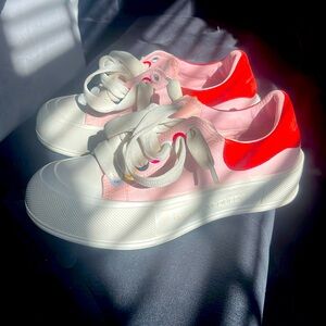 Alexander McQueen, size 5 1/2, light pink with red